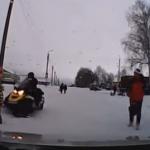 Wjechał skuterem śnieżnym w ludzi