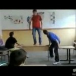 Nieudany backflip w klasie